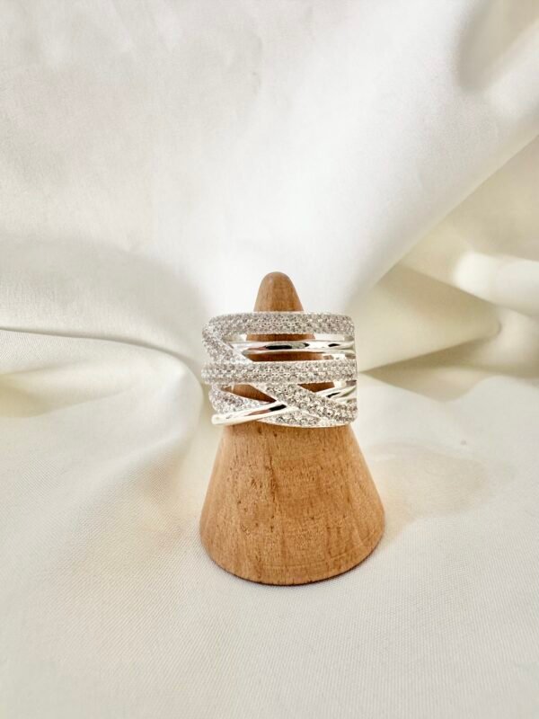 Anillo Ancho con Circonias